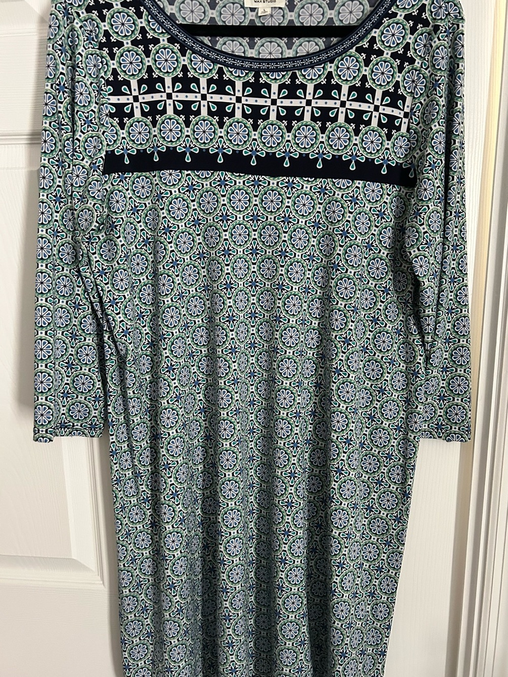 Max Studio Women’s Green Patterned Long Sleeve Dress